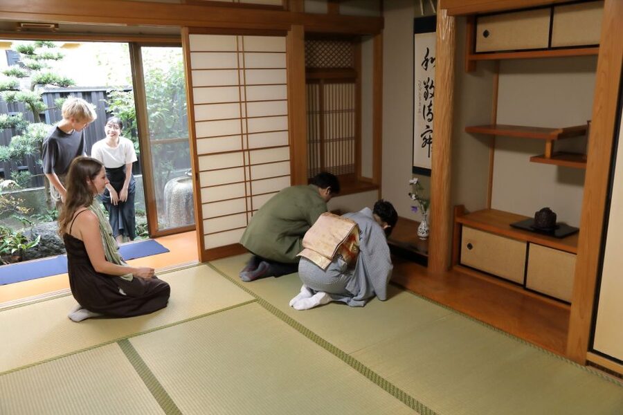 Kyoto Fushimiinari:Wagashi Making & Small Group Tea Ceremony - Small practical matters that affect the experience