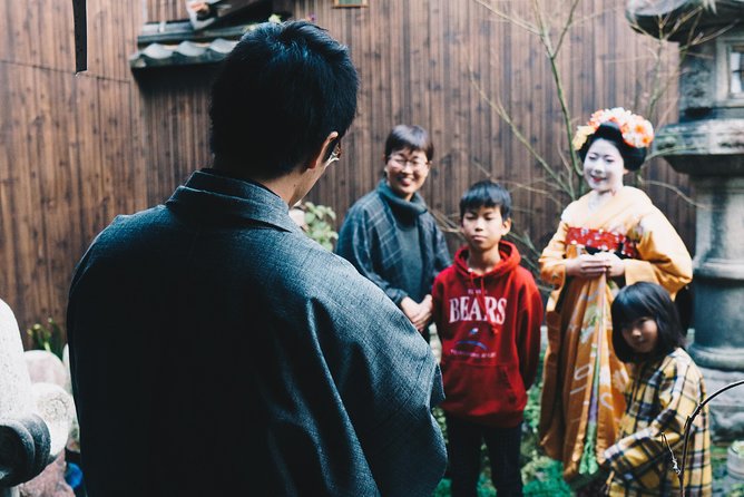 Kyoto Geisha Show Cultural Hour with an apprentice geisha, Maiko - Meeting Near Honmachi and Entering the Geisha World