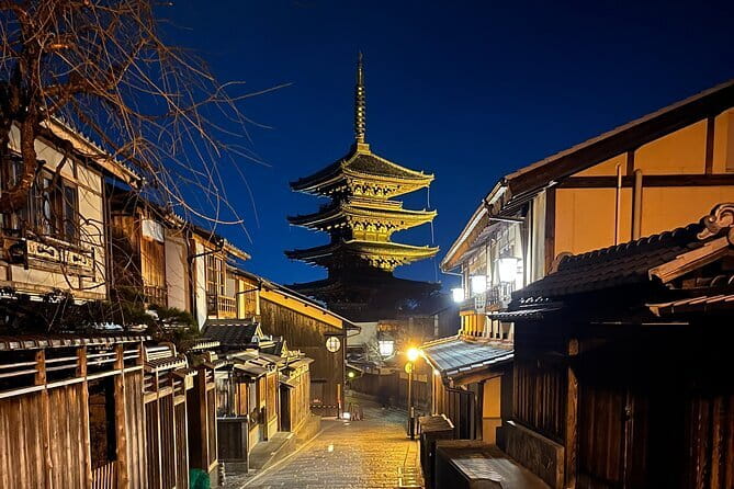 Kyoto Gion Early Morning Walking Tour - Yasaka-no-To and the final shrine