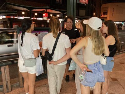 Gion Evening Walk with Hidden Gems, Geisha & Sake