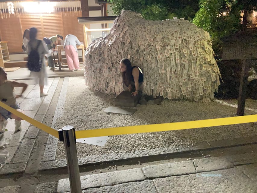 Kyoto: Gion Evening Walk with Hidden Gems, Geisha & Sake - What the sake adds to the evening