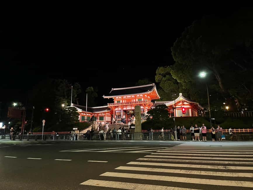 Kyoto: Gion & Geisha District Night Time Walking Tour - Maruyama Park and a slower stretch