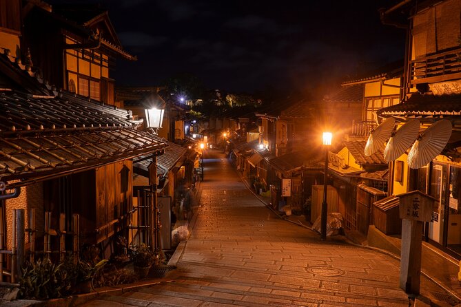 Kyoto: Gion Geisha District & Sake-in-Hand Walking Tour - Ninenzaka and Sannenzaka: beautiful, but not easy on your feet