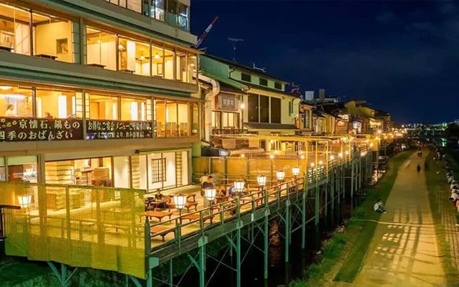Kyoto: Gion Hidden Gems & Geisha Culture Tour - Hanamikoji Street and the world of geiko and maiko
