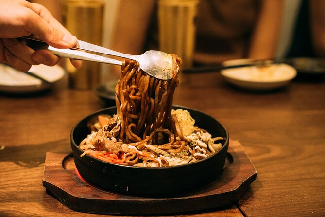 Kyoto: Gion Local Food Tour (Taste 15 Dishes) - Guide quality can shape the whole evening