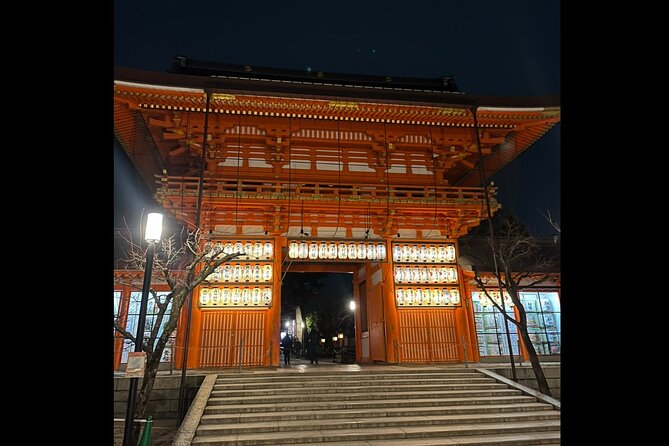 Kyoto: Gion Magical Night Walking Tour - What the guides add to the walk