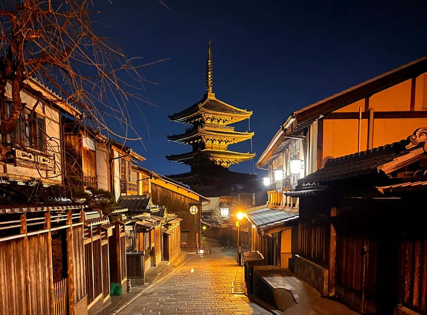 Kyoto: Gion Magical Night Walking Tour with Geisha Trivia - Why night works so well in Gion