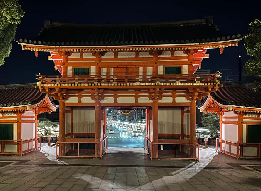 Kyoto: Gion Magical Night Walking Tour with Geisha Trivia - The guides make or break the experience