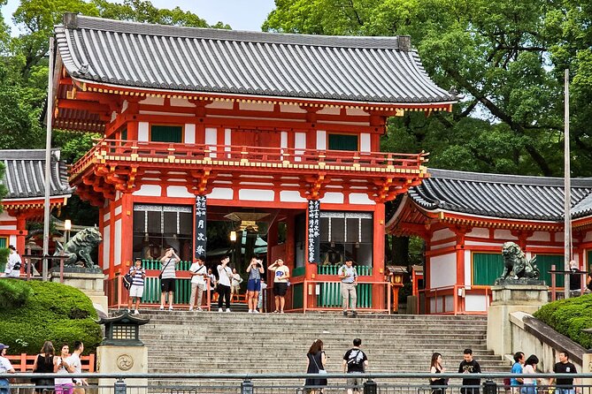 Kyoto Gion Night Walk & Geisha District Guided Tour - Hanamikoji Street and the chance of a sighting