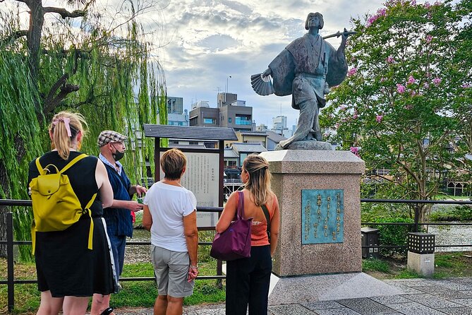 Kyoto Gion Night Walk & Geisha District Guided Tour - Food, drinks, and the dinner-hour problem