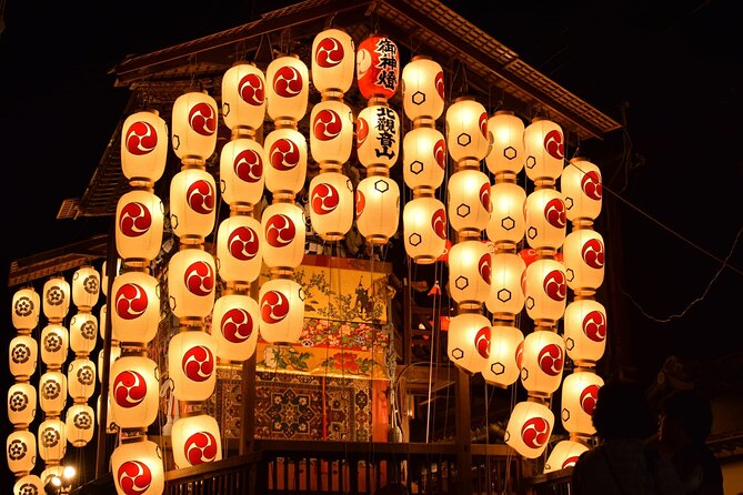 Kyoto: Gion Night Walking Tour with Geisha Insight - Tatsumi Daimyojin Shrine in the backstreets