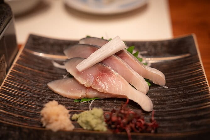 Kyoto: Gion & Pontocho Food Tour with 13 Dishes - Pontocho after dark, with a change of mood