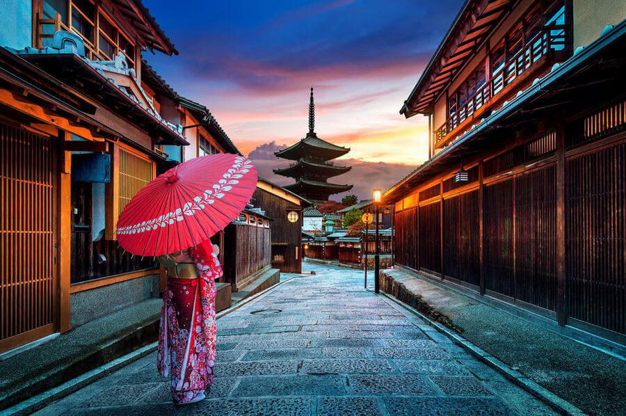 Kyoto: Gion Sunset Walking Tour with Local Guide - Key points at a glance