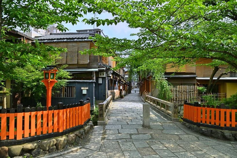 Kyoto: Gion Walking Tour - Pontocho Alley and the Kamo River