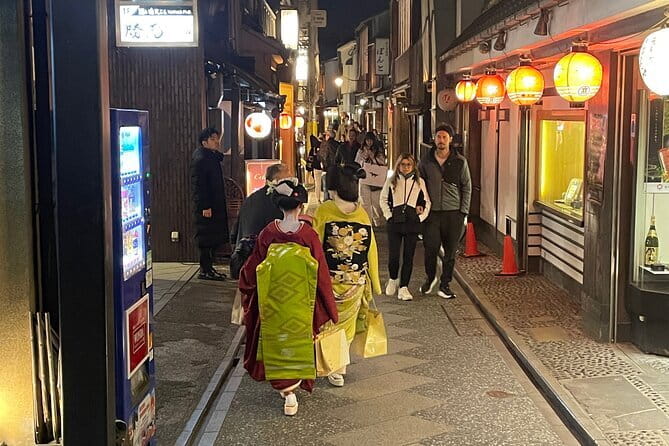 Kyoto Gion Walking Tour for First Time Visitors - Ending at Yasaka Shrine