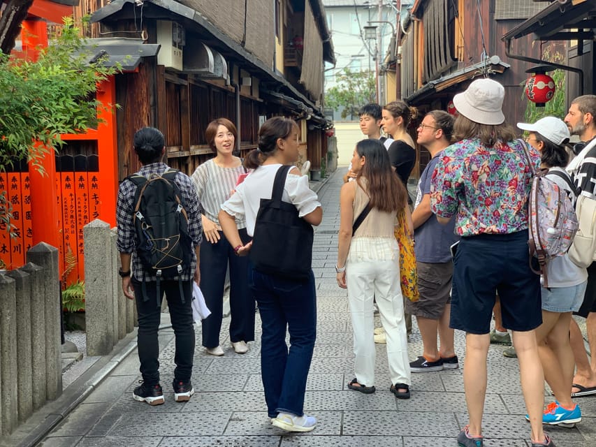 Kyoto: Gion World of the Geisha Guided Walking Tour - Two sides of Gion in one extended walk