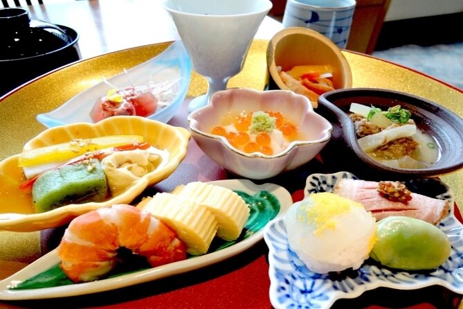 Kyoto: Guided Food Tour with 12 Dishes & 3 Drinks - Key points at a glance