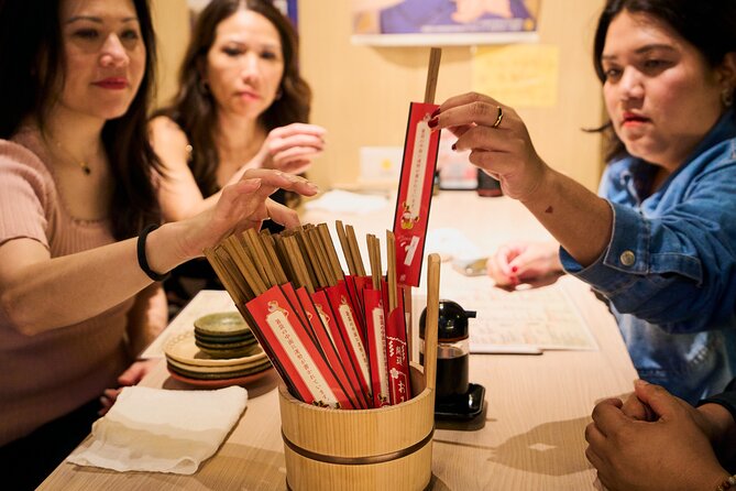 Kyoto: Guided Food Tour with 12 Dishes & 3 Drinks - What the three-hour pace feels like
