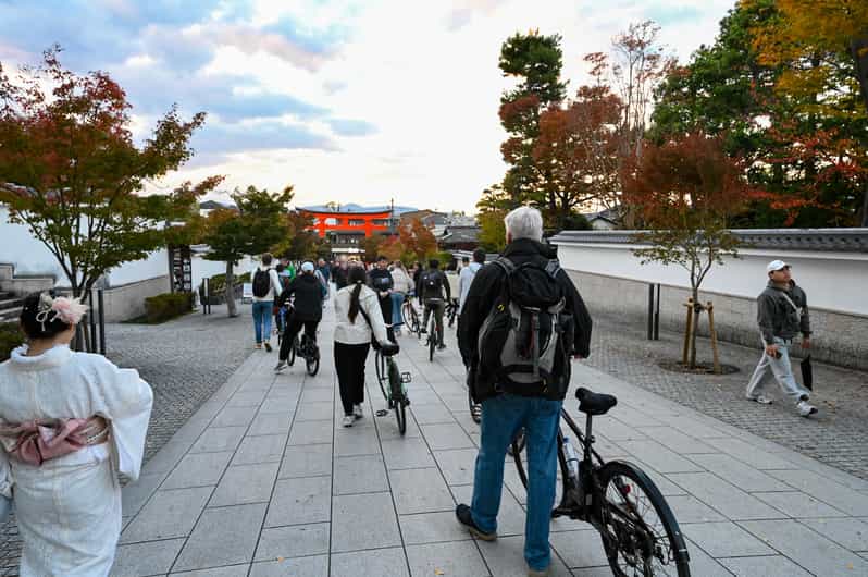 Kyoto: Half-day Guided Bike Tour with Fushimi Inari - Fushimi Inari and the orange torii gates