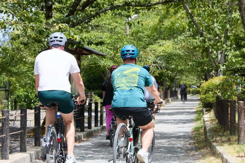 Kyoto: Hidden Gems E-Bike Tour Through Backstreets & Temples - Heian Shrine and a pause among broad avenues