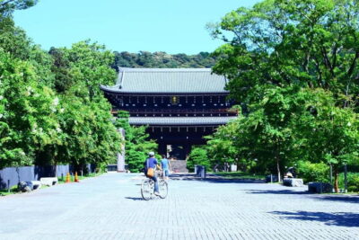 Hidden Gems E-Bike Tour Through Backstreets & Temples
