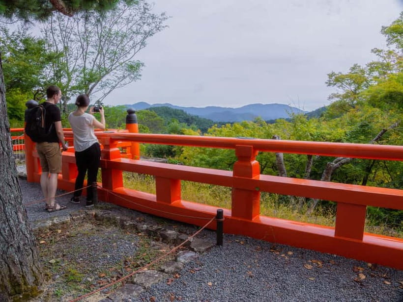 Kyoto: Hike and Hot Springs in Kurama - What the guides add to the mountain walk