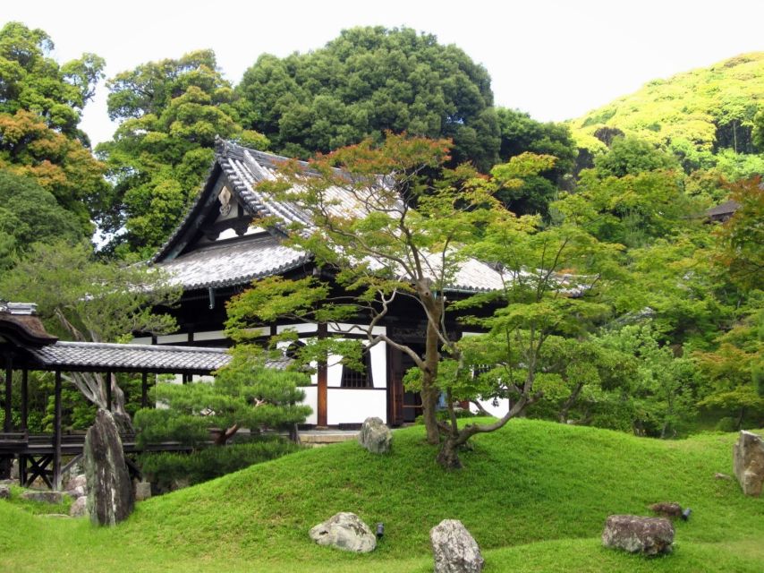 Kyoto: Historic Higashiyama Walking Tour - Kodaiji’s gardens and bamboo grove