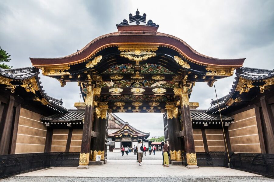 Kyoto: Imperial Palace & Nijo Castle Guided Walking Tour - Pace, group size, and guide quality