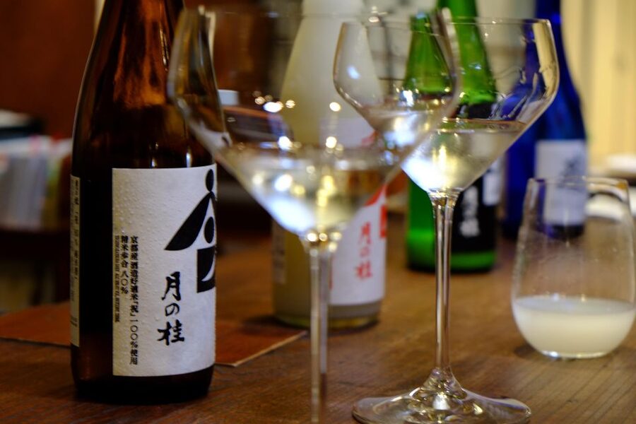 Kyoto: Insider Sake Experience with 7 Tastings and Snacks - Hot, cold, and ordering with confidence