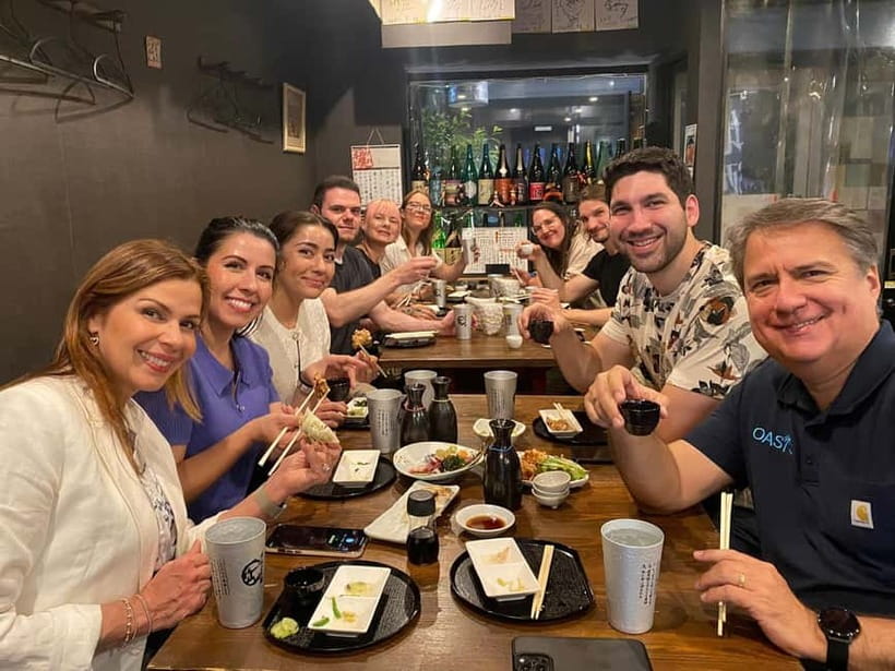 Kyoto: Izakaya Bars Guided Walking Tour - The final small bar and the changing mood