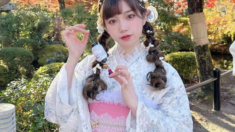 Kyoto Kimono Rental Experience (Optional Elegant Hairstyle/Japanese Makeup/Photography) (Ookini Kimono Rental Yasaka Shrine Gion Store) - Professional dressing and optional styling