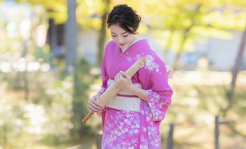 Kyoto Kimono Rental Experience (Optional Elegant Hairstyle/Japanese Makeup/Photography) (Ookini Kimono Rental Yasaka Shrine Gion Store) - What the price buys, and what it does not