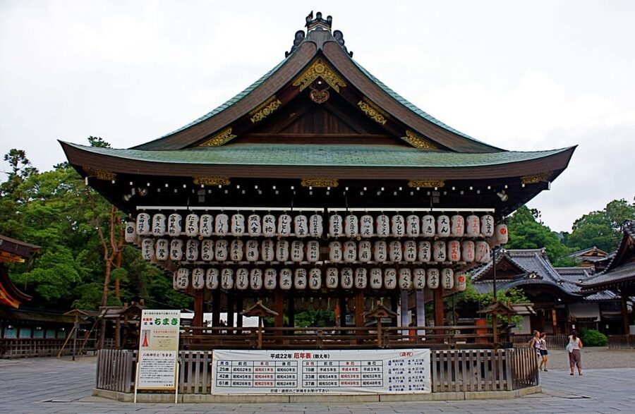 Kyoto: Kiyomizudera, Higashiyama and Yasaka Discovery Tour - The walk ends at Gion-Shijo Station