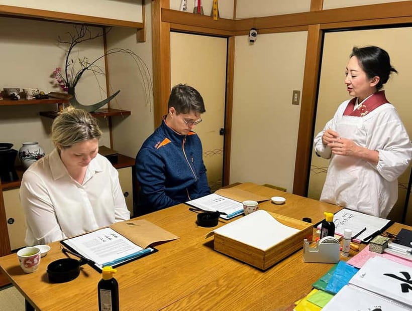Kyoto: Local Home Visit and Japanese Calligraphy Class - A visit with Aya and the teaching style