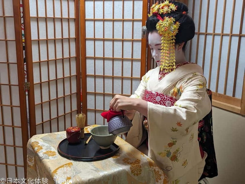Kyoto: Lunch or Dinner with Maiko - The opening tea ceremony and meal
