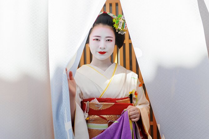 Kyoto: Meet the Geisha Maiko with Gion Walking Tour - Shirakawa Canal: A Quiet Introduction to Gion