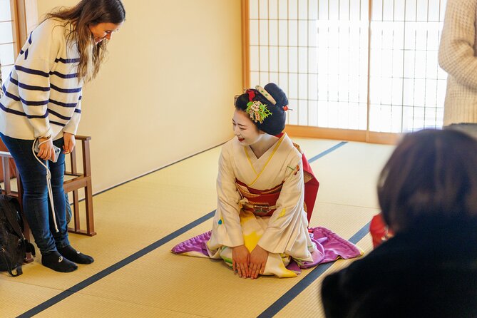 Kyoto: Meet the Geisha Maiko with Gion Walking Tour - Gion Corner and the Route Toward Kenninji