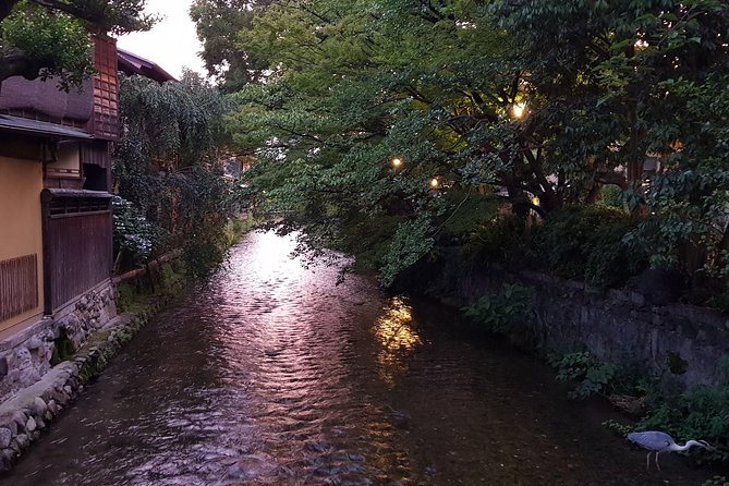 Kyoto Nighttime All-Inclusive Eats and Streets, Gion and Beyond - The guides make or break the evening
