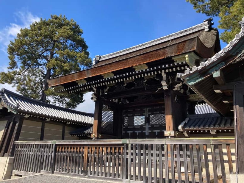 Kyoto: Nijo Castle and Kyoto Imperial Palace Guided Tour - Meeting Your Guide at the Imperial Palace