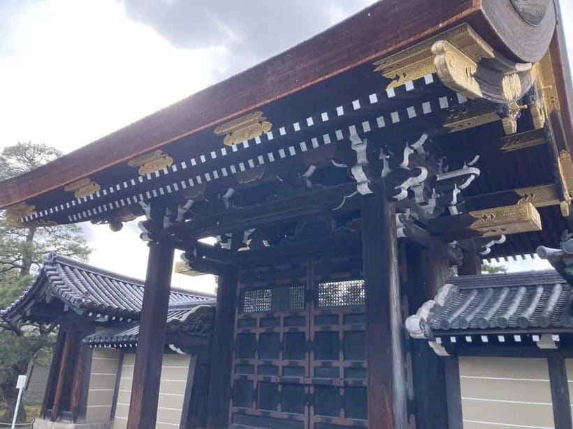Kyoto: Nijo Castle and Kyoto Imperial Palace Guided Tour - The Walk Between the Two Sites