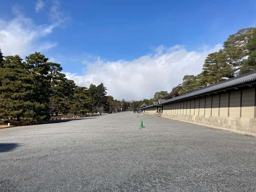 Kyoto: Nijo Castle and Kyoto Imperial Palace Guided Tour - Kyoto Imperial Palace: Court Life, Gardens, and Exterior Views