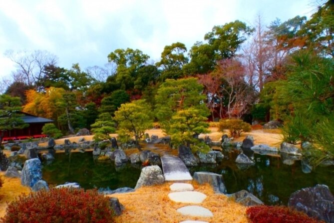 Kyoto: Nijo Castle World Heritage Guided Tour with Admission - Moats, koi, and the quieter side of the castle