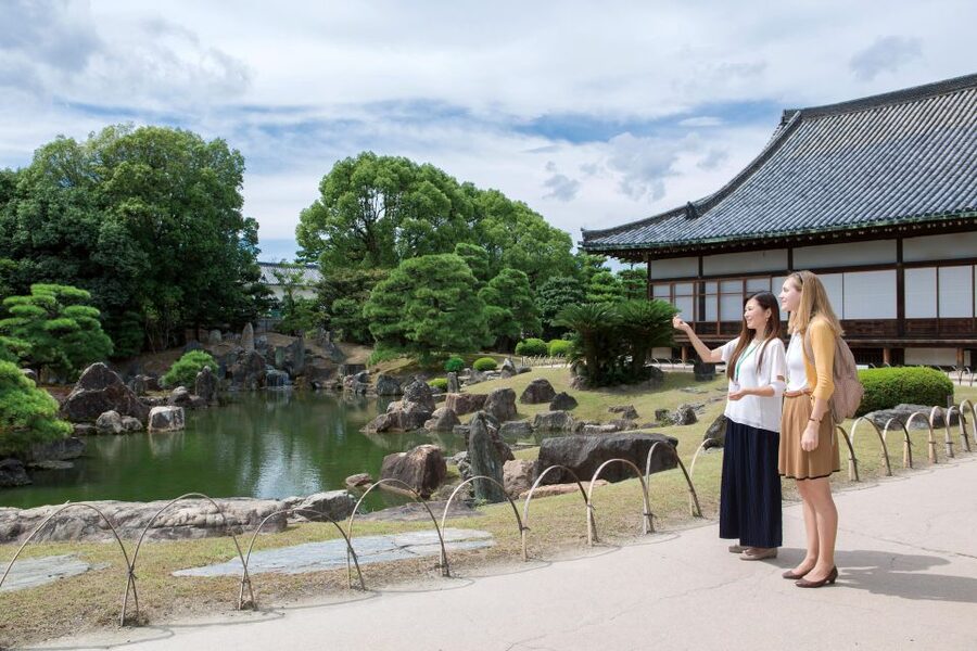 Kyoto: Nijo-jo Castle and Ninomaru Palace Guided Tour - Why Nijo Castle matters in Kyoto