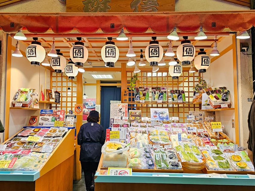 Kyoto: Nishiki Market and Depachika Food Tour with a Local - Timing, comfort, and who should book