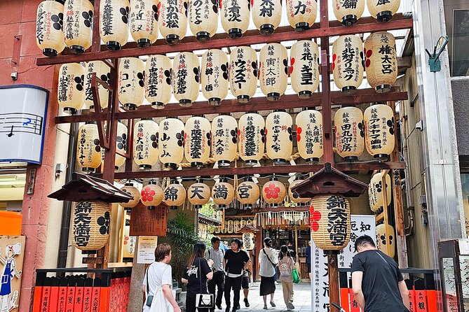 Kyoto Nishiki Market & Depachika: 2-hours Food Tour with a Local - What the guide adds to the market