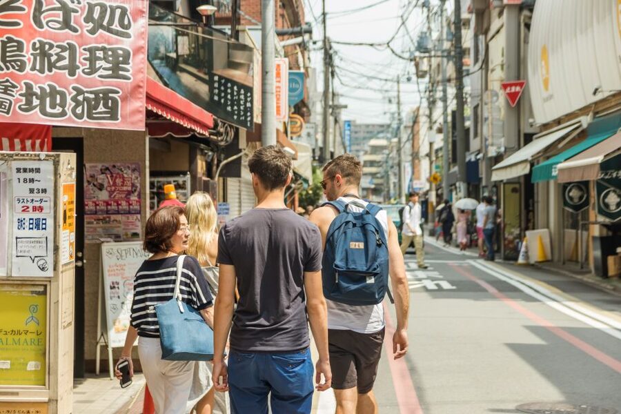 Kyoto: Nishiki Market Food Tour - What the small group means in practice