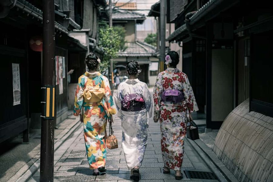 Kyoto/Osaka: Kyoto&Nara Customized Private Highlights Tour - Sanjusangen-do, a quieter change of mood