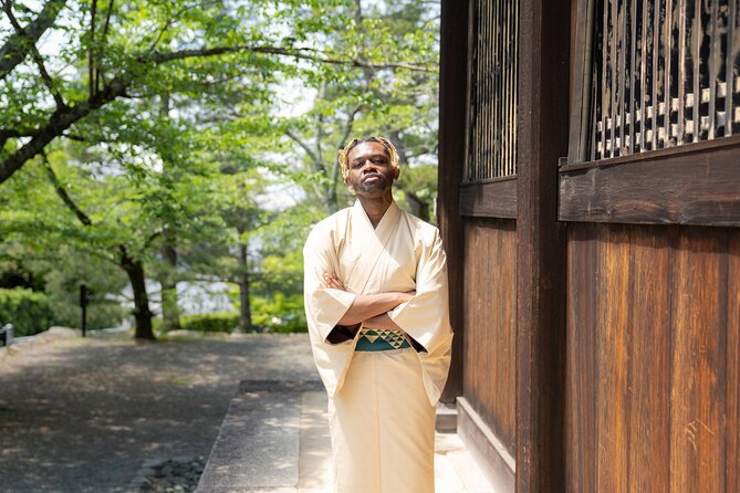 Kyoto Portrait Tour with Kimono - Maruyama Park adds space and seasonal color