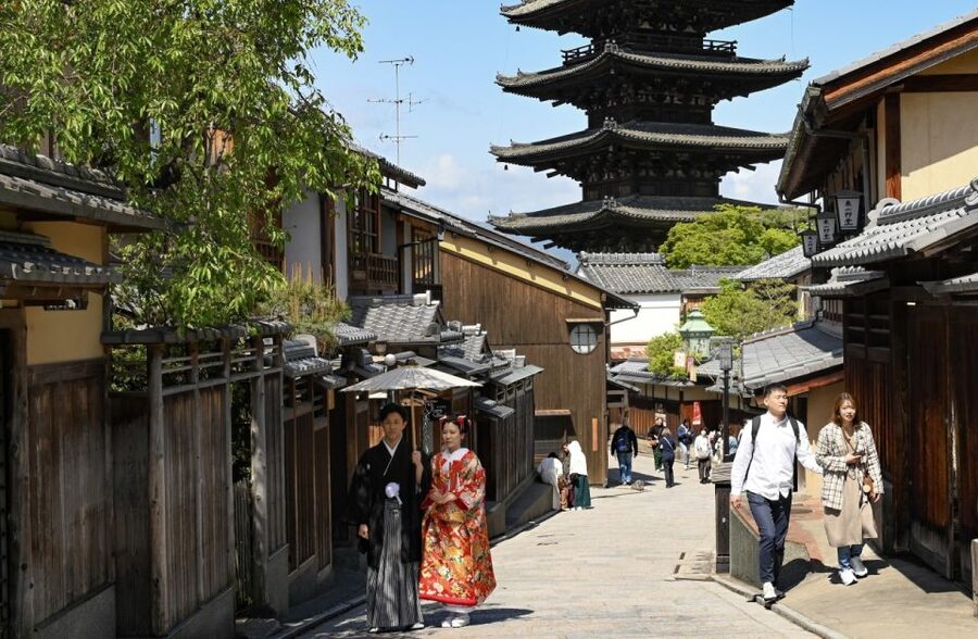 Kyoto: Private Customized Walking Tour with a Local Insider - Gion, geisha culture, and local customs