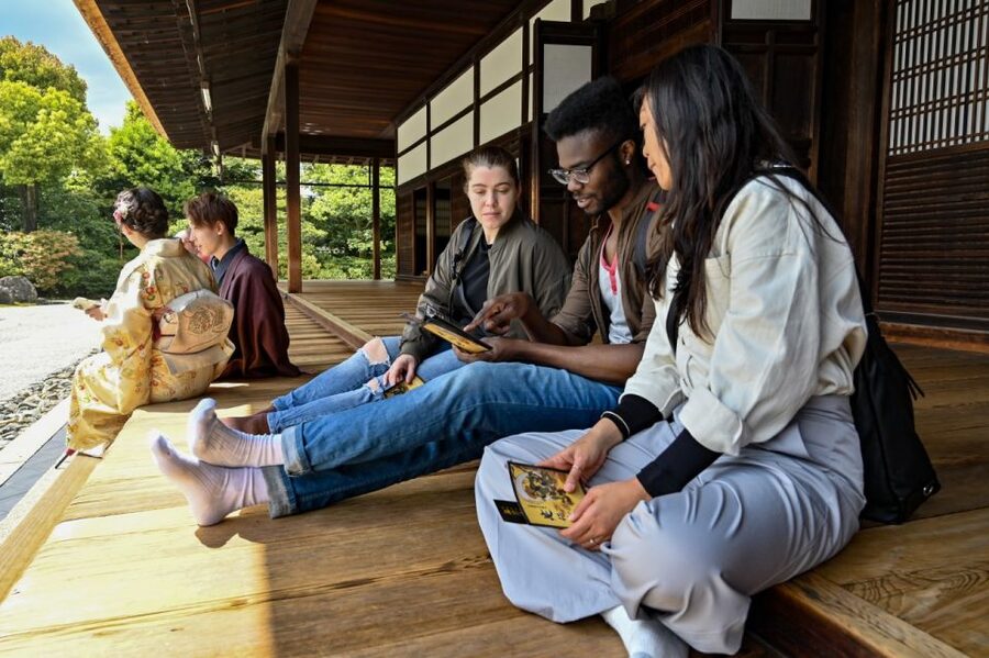 Kyoto: Private Customized Walking Tour with a Local Insider - Off the beaten path, with realistic expectations